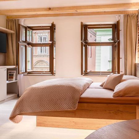 أولوموك White Wolf Boutique Apartments المظهر الخارجي الصورة