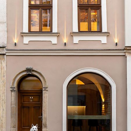 أولوموك White Wolf Boutique Apartments المظهر الخارجي الصورة