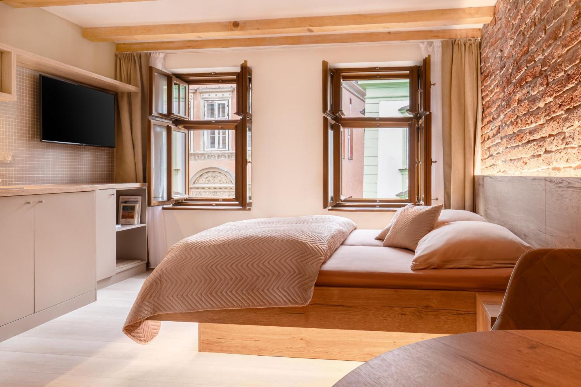 أولوموك White Wolf Boutique Apartments المظهر الخارجي الصورة
