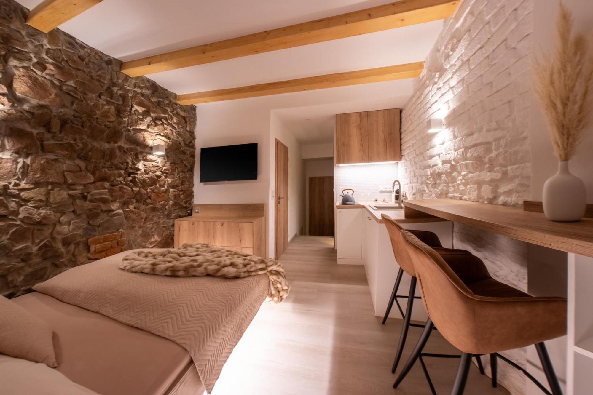 أولوموك White Wolf Boutique Apartments المظهر الخارجي الصورة