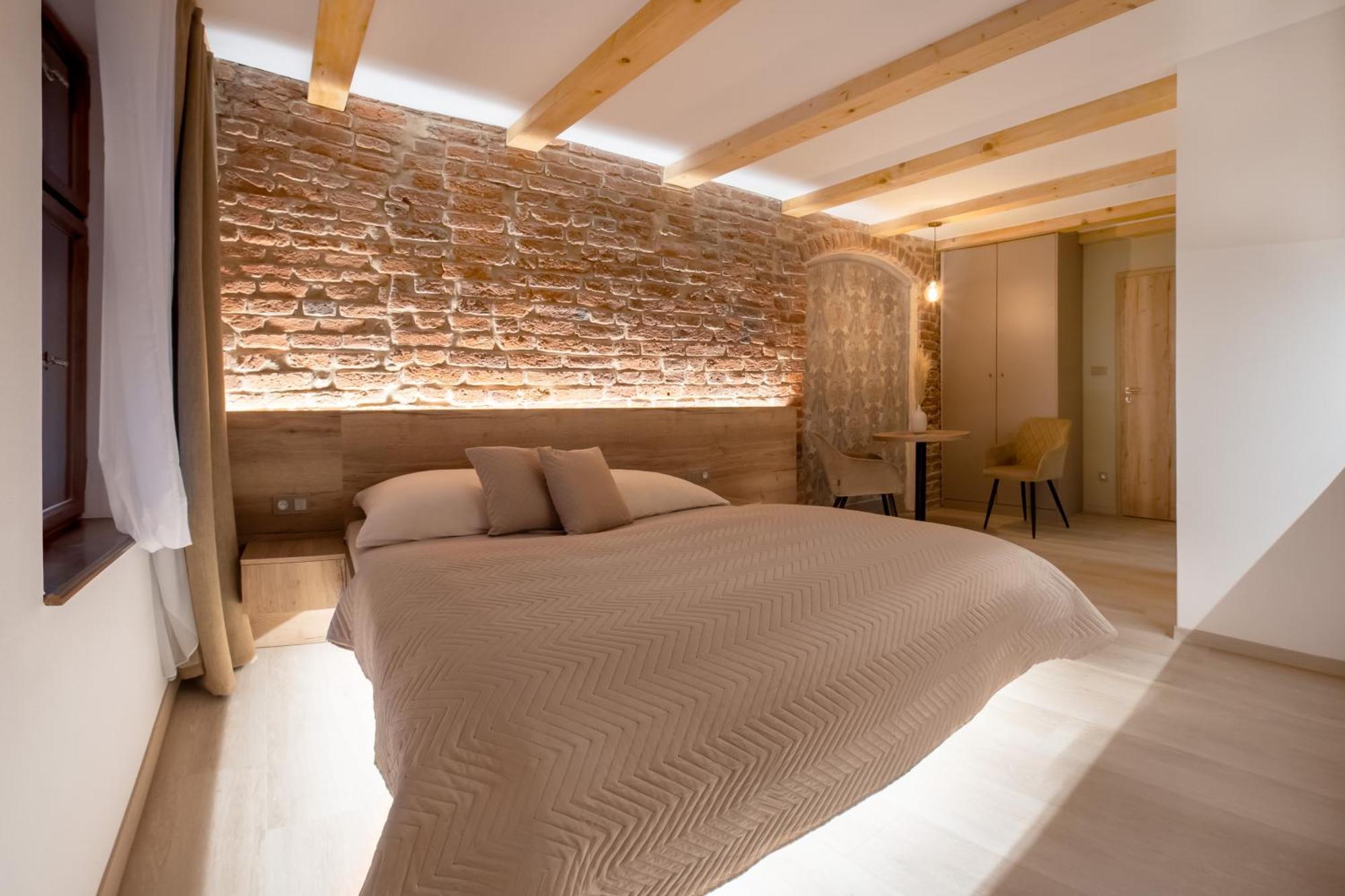 أولوموك White Wolf Boutique Apartments المظهر الخارجي الصورة