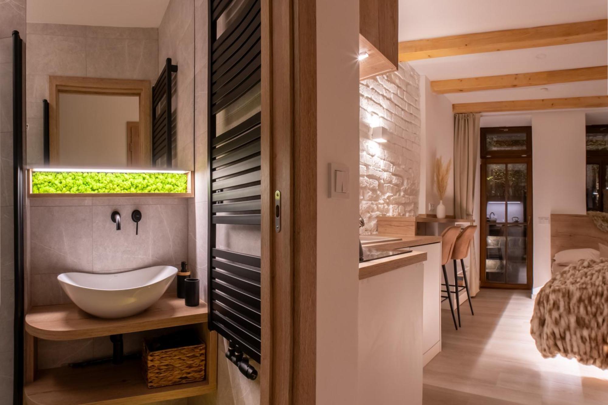 أولوموك White Wolf Boutique Apartments المظهر الخارجي الصورة