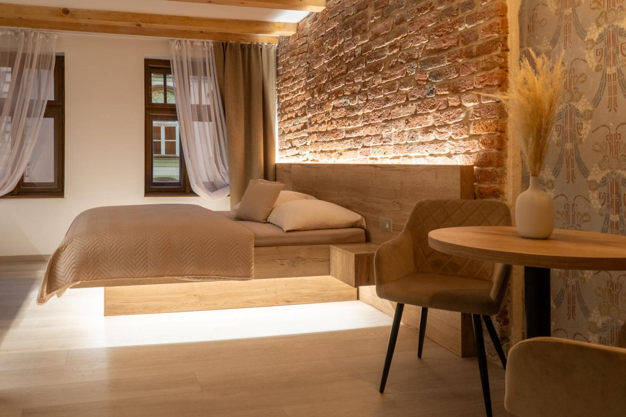 أولوموك White Wolf Boutique Apartments المظهر الخارجي الصورة